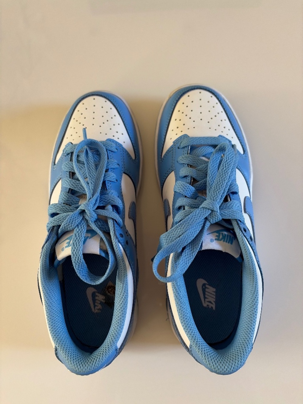 Nike Dunk Low UNC trainers in white and blue leather #sneakers